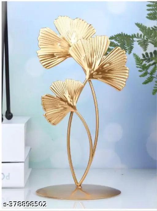 Metal Genko Leaf Showpiece